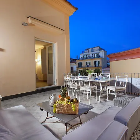 - Palazzo Mary Сорренто